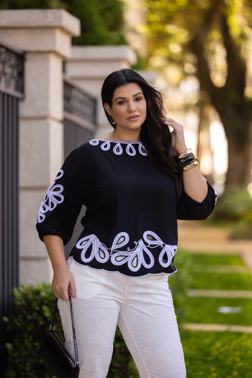 Blusa bordada