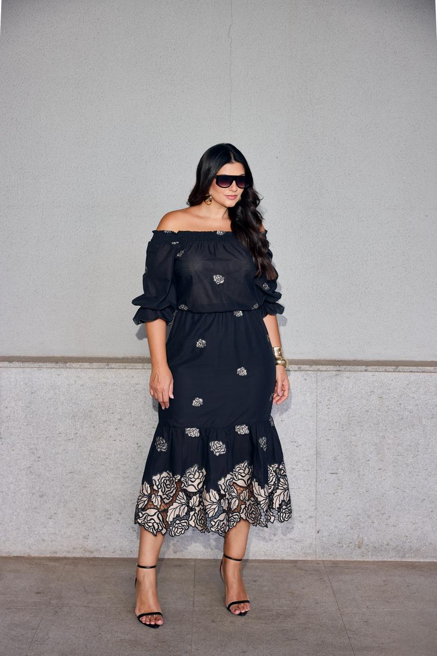 Vestido ombro a ombro bordado